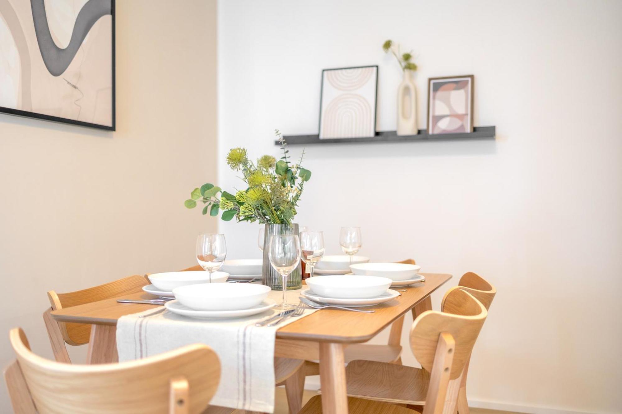 Lejlighed Bright 2br - 8th Floor, Balcony, Free Parking - By Gravity